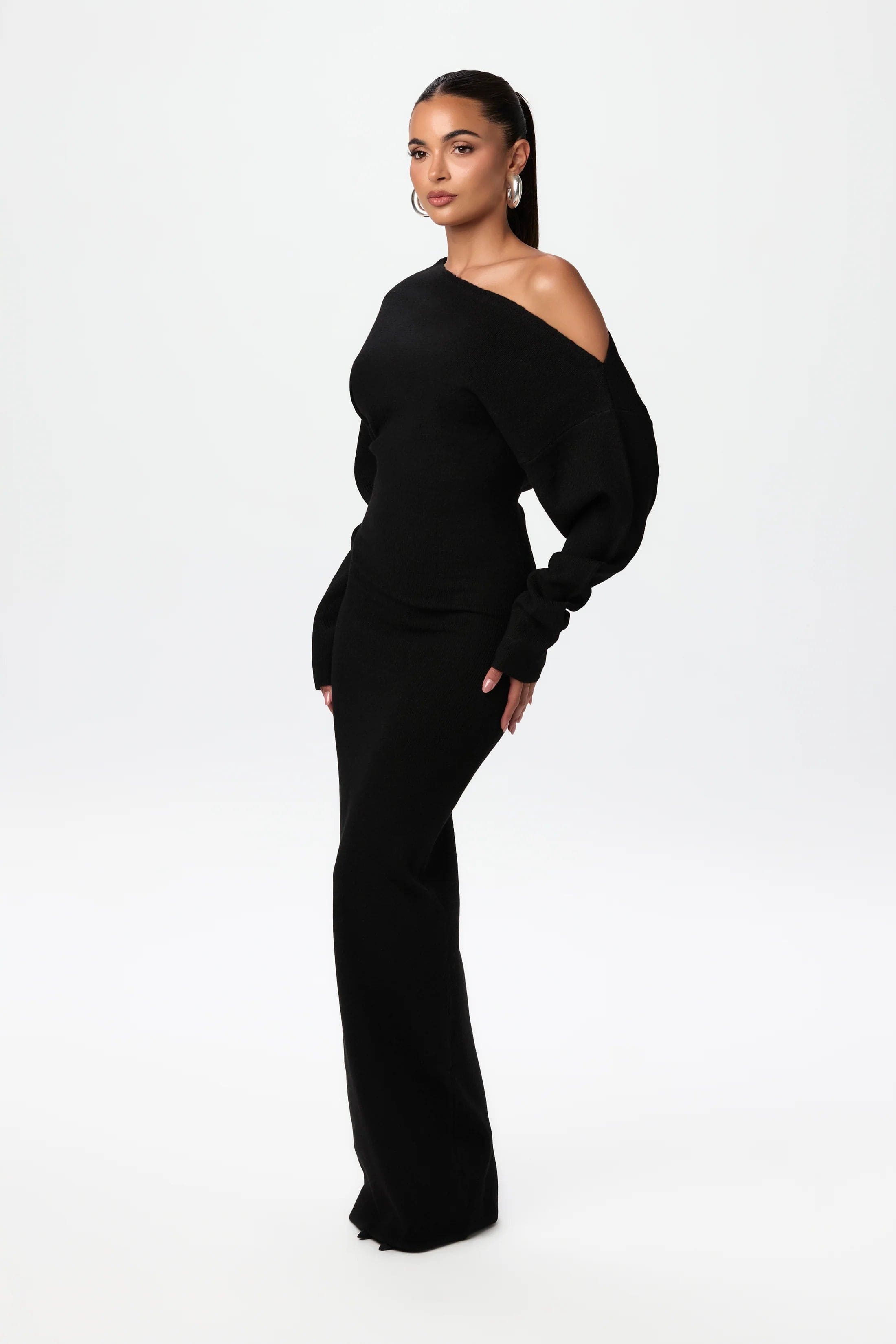 Rosea Elegant Off-Shoulder Dress