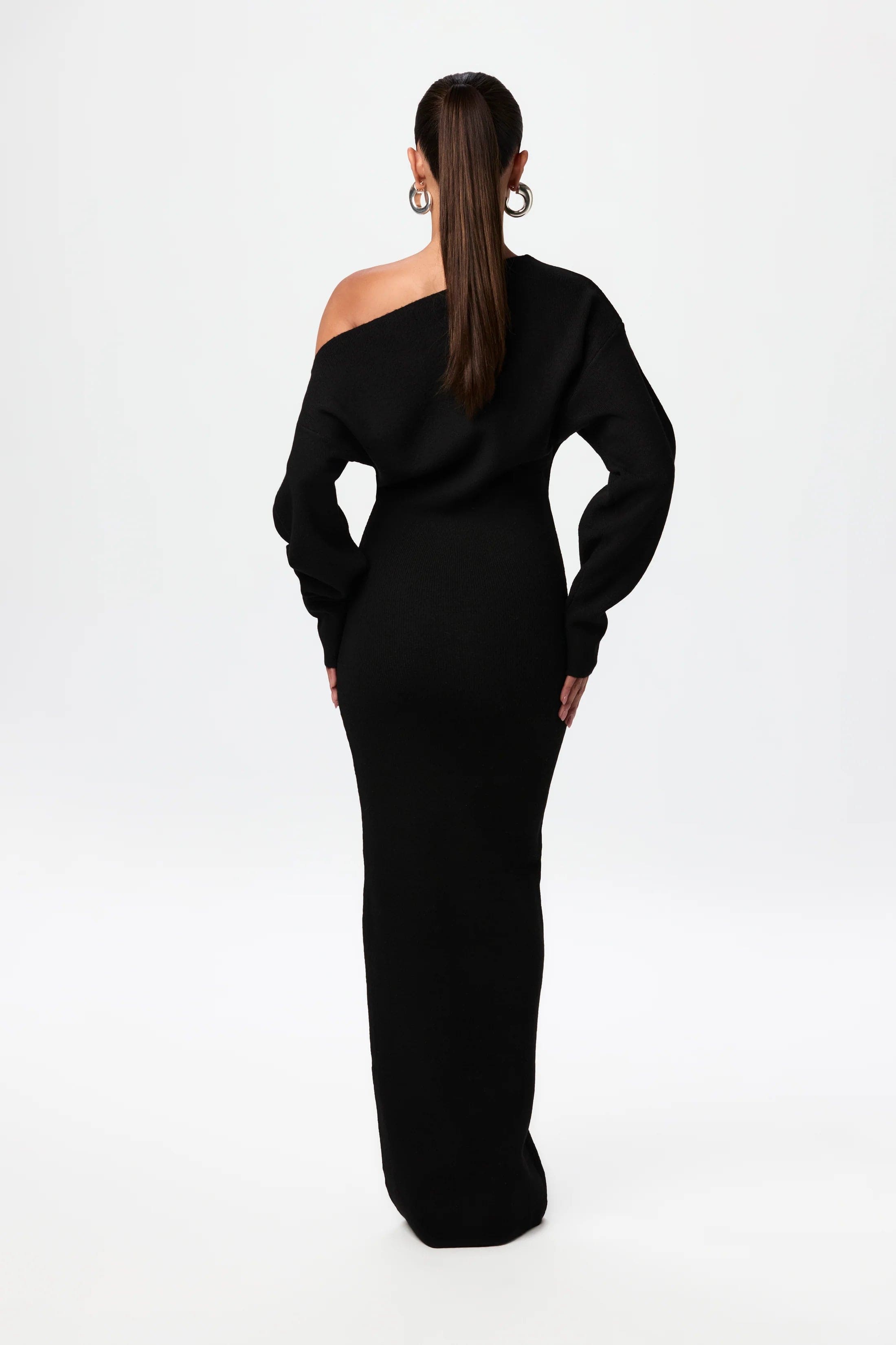 Rosea Elegant Off-Shoulder Dress
